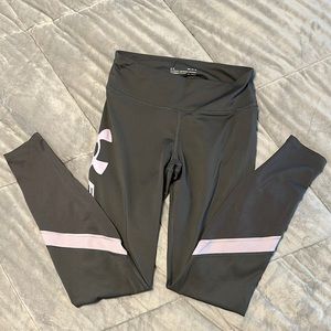UA Heat gear compression leggings medium